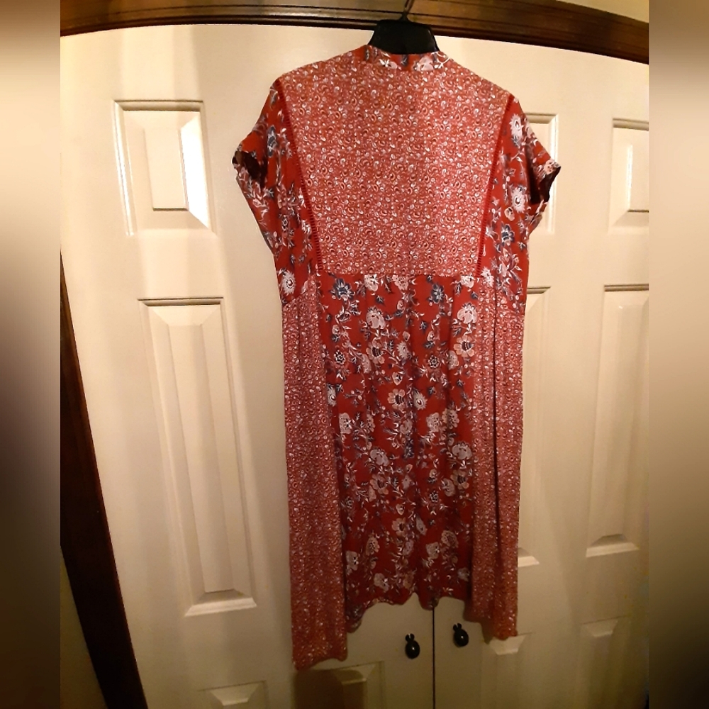 Great looking casual dress - Picture 4 of 5